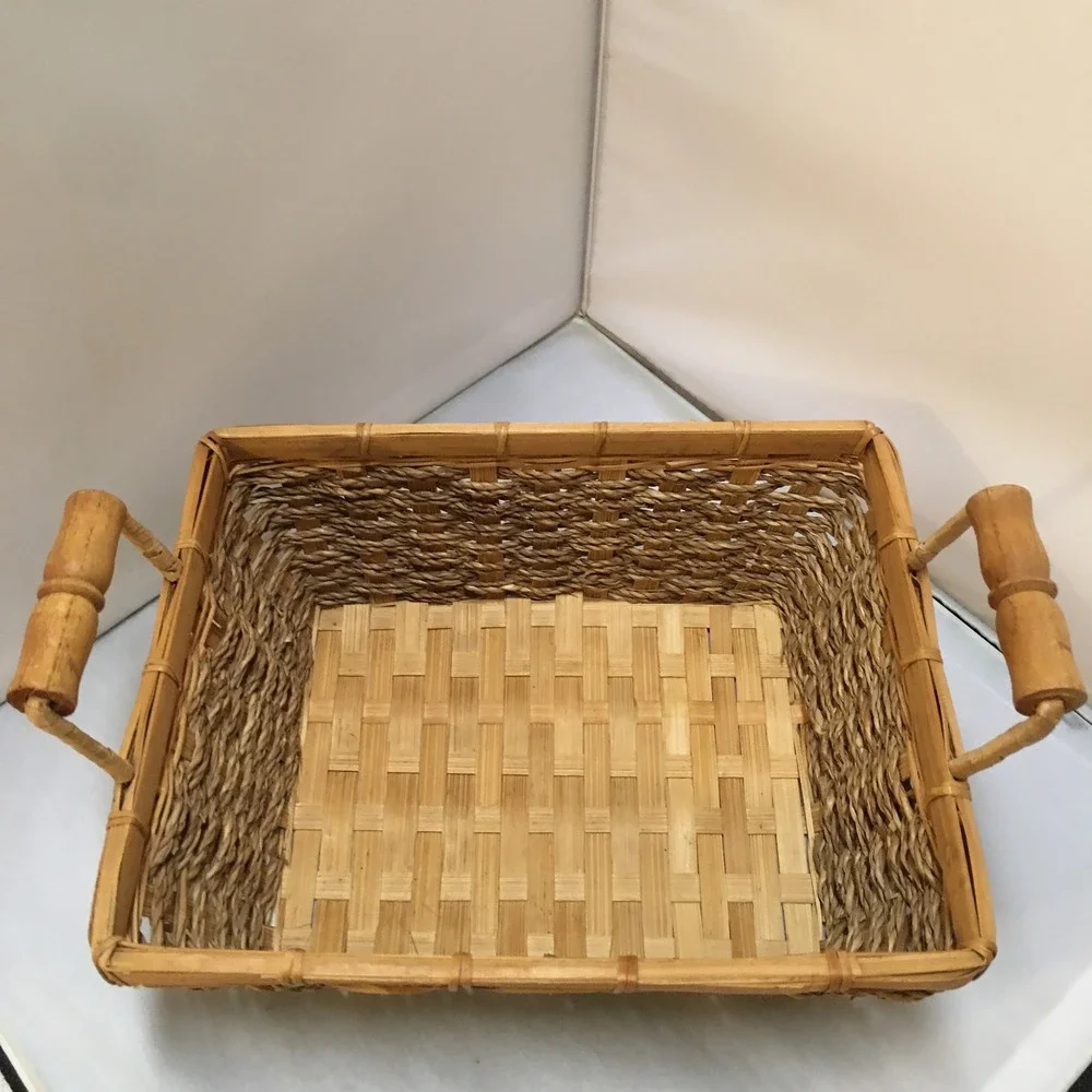 Woven Seagrass Basket Unisex Medium Tan Rectangular‎ Bamboo Handles Cottagecore